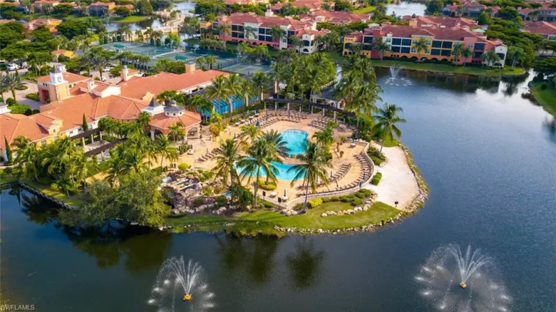 ESTERO