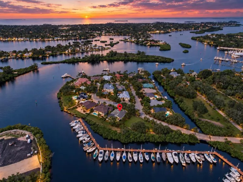 TARPON SPRINGS