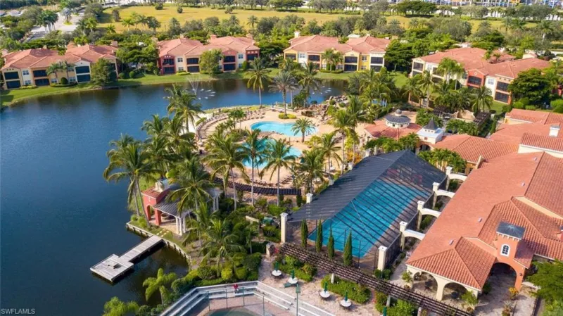 ESTERO