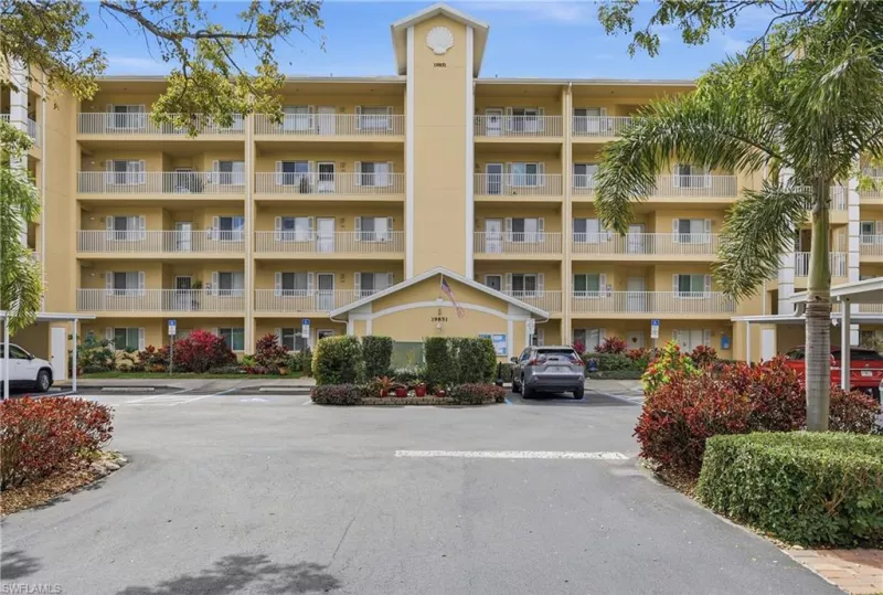 ESTERO