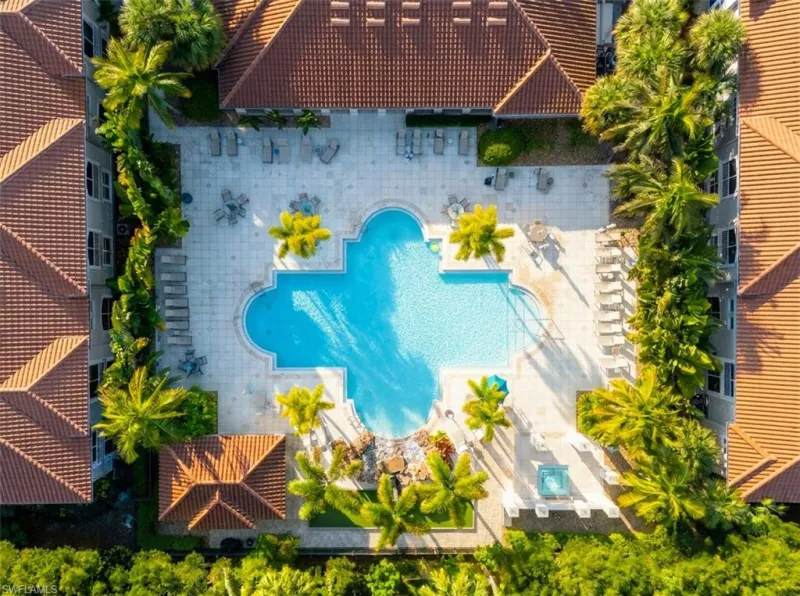 ESTERO