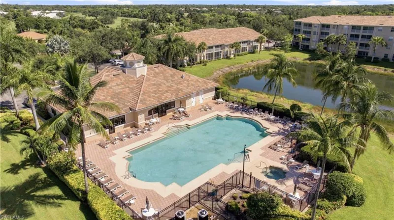ESTERO