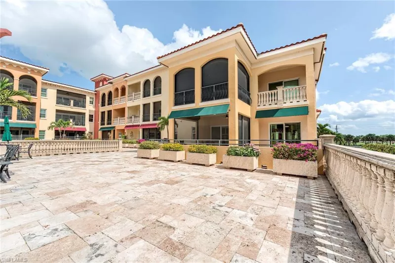 ESTERO
