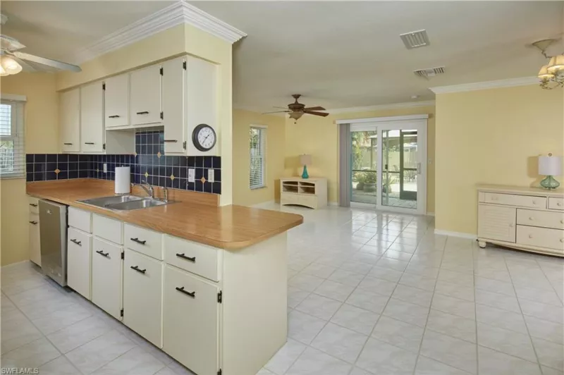 BONITA SPRINGS