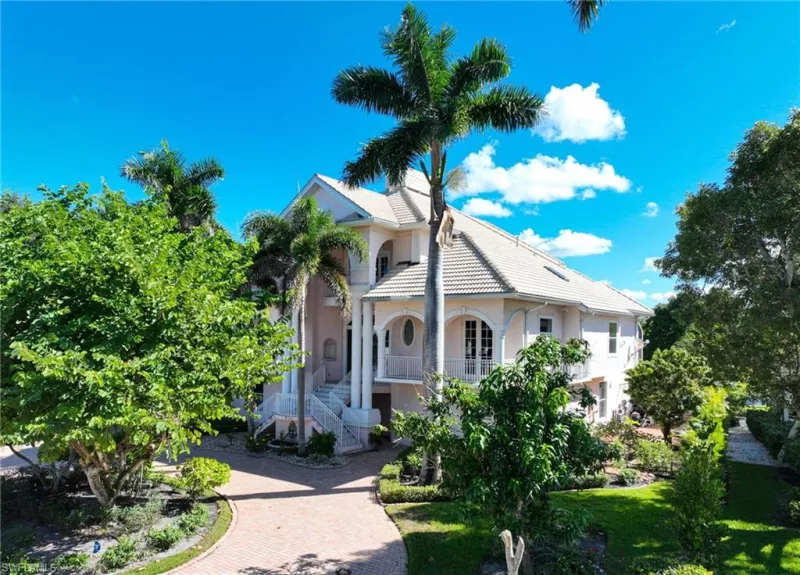 BONITA SPRINGS