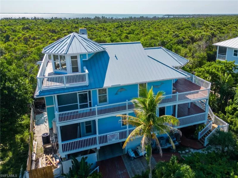 CAPTIVA