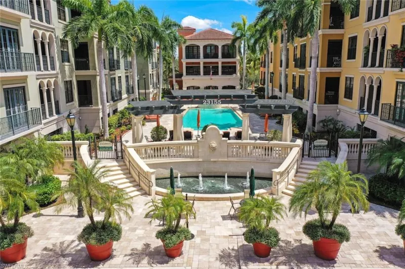 ESTERO