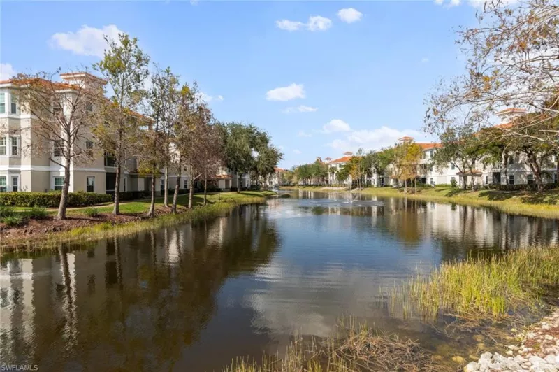 ESTERO