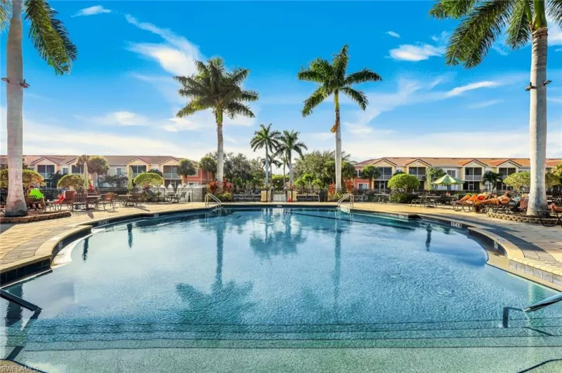 ESTERO