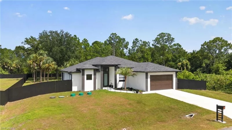 LEHIGH ACRES