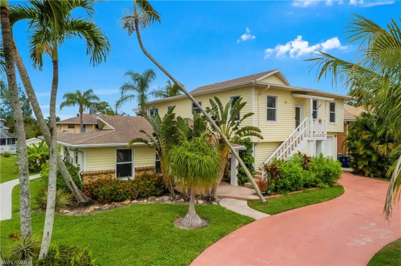 BONITA SPRINGS