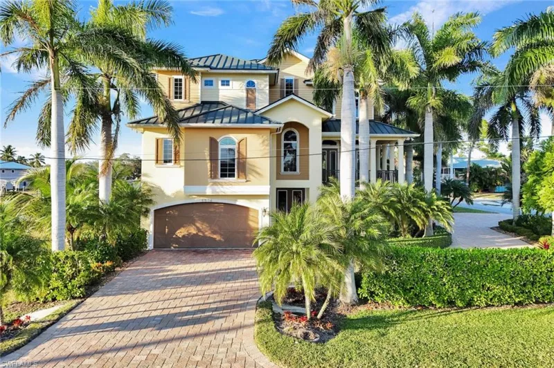 BONITA SPRINGS