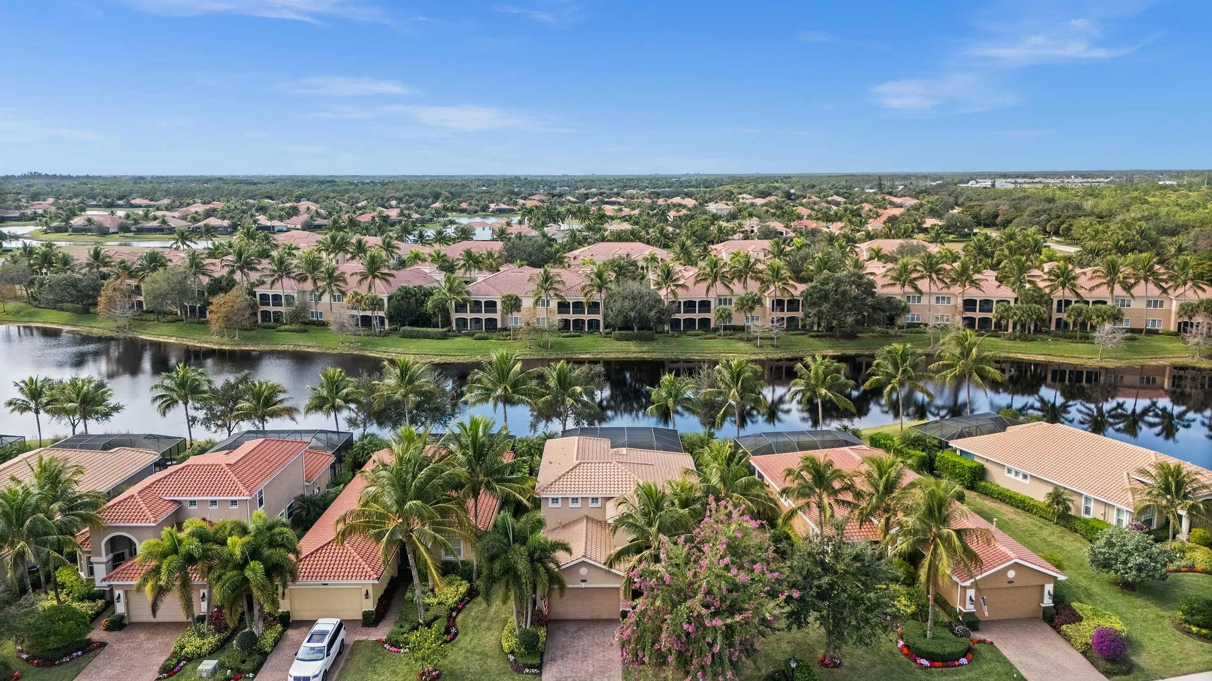 SOLD RESUM&Eacute;
