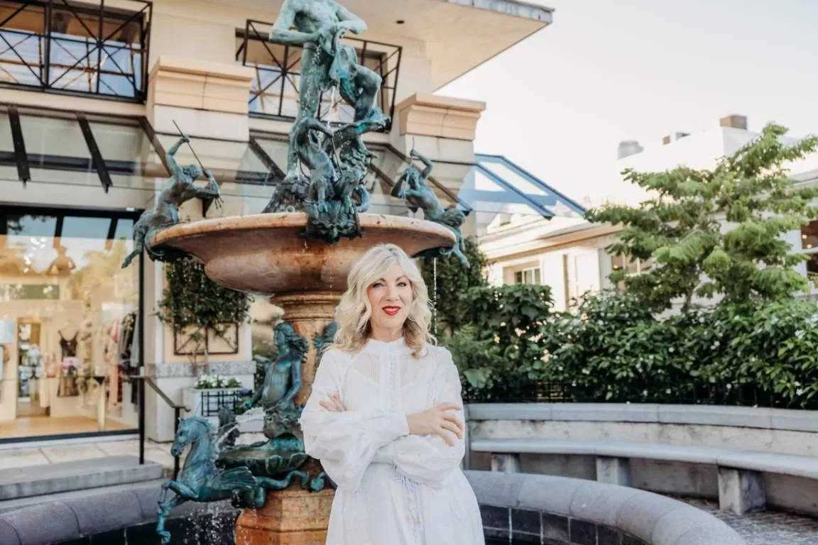 She sets the Standard in Real Estate Founders